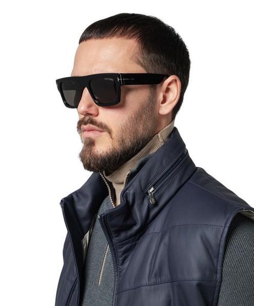 Сонцезахисні окуляри Tom Ford FT0711 01A 53 мм чорні sgl60 фото